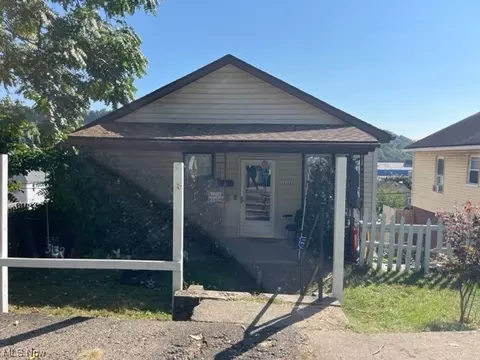3132 Elm St, Weirton, WV 26062