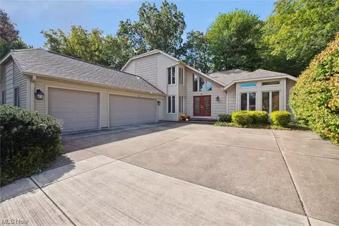 1816 Settlers Reserve Oval, Westlake, OH 44145