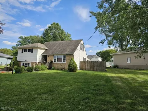 2617 Sundale Rd NW, Massillon, OH 44646