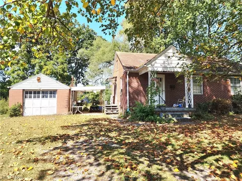 534 Karl Dr, Zanesville, OH 43701
