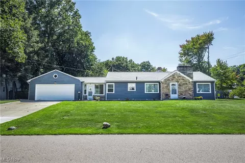 2140 Ganyard Rd, Akron, OH 44313