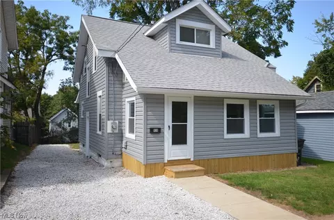 938 Owen Ave, Akron, OH 44311