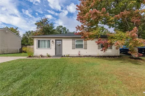 9121 Maple Cir, Windham, OH 44288 photo 2