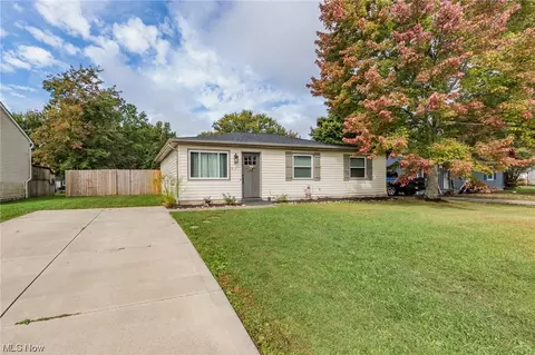 9121 Maple Cir, Windham, OH 44288 photo 1