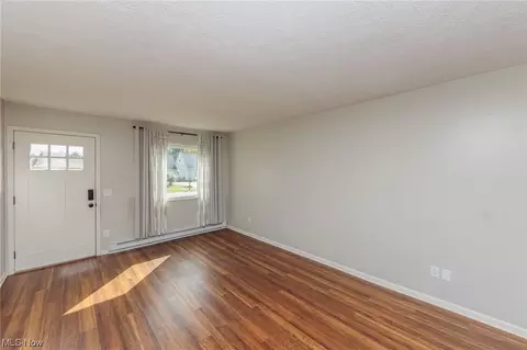 9121 Maple Cir, Windham, OH 44288 photo 3