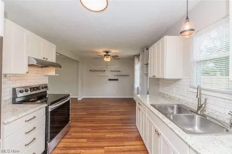 9121 Maple Cir, Windham, OH 44288 photo 7
