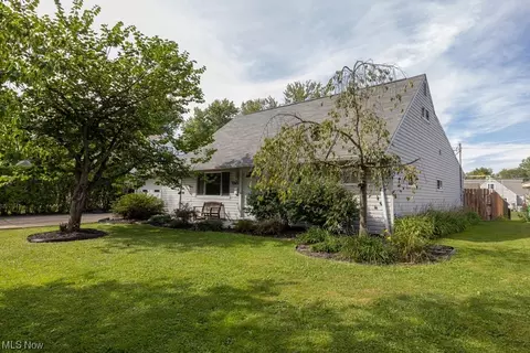 266 Baldwin Dr, Berea, OH 44017 photo 1