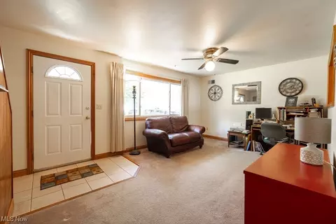 266 Baldwin Dr, Berea, OH 44017 photo 2