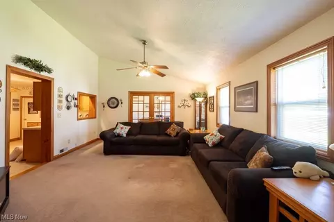 266 Baldwin Dr, Berea, OH 44017 photo 10