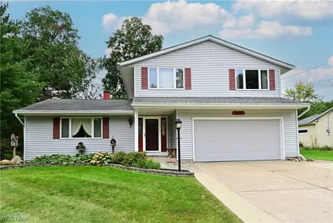 5001 Timberview Dr, Vermilion, OH 44089