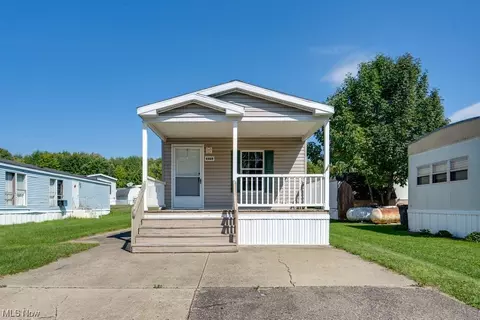 6409 Linda Ln, Ravenna, OH 44266