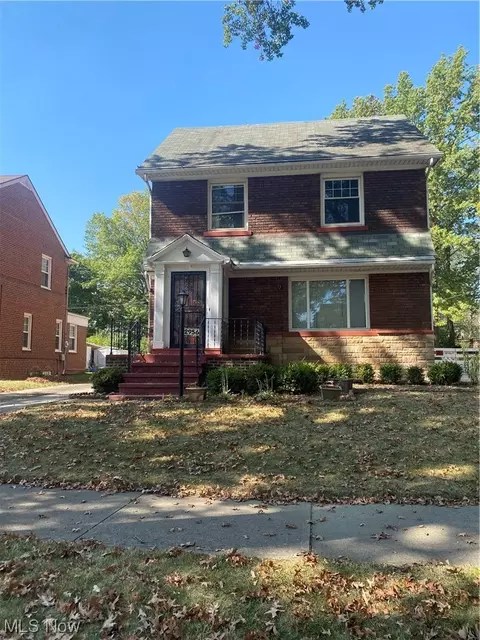 2956 Ripley Rd, Cleveland, OH 44120