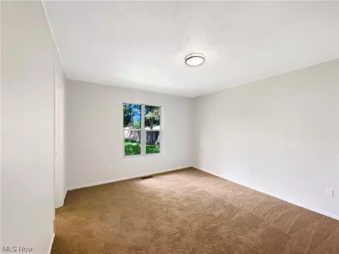 458 Auburn St, Elyria, OH 44035 photo 16