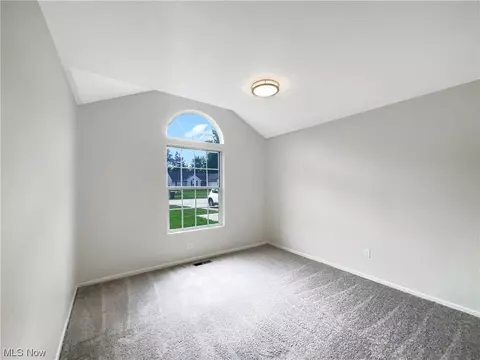458 Auburn St, Elyria, OH 44035 photo 5