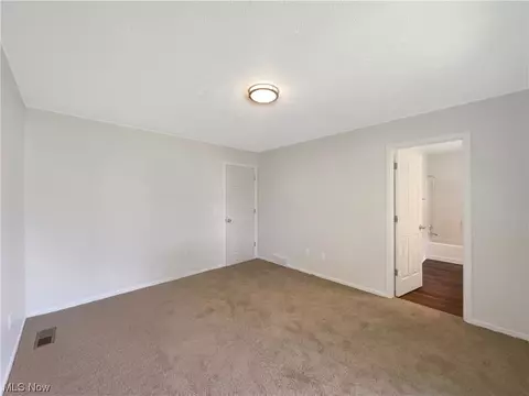 458 Auburn St, Elyria, OH 44035 photo 17
