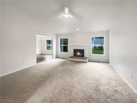 458 Auburn St, Elyria, OH 44035 photo 3