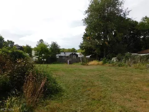 5033 Topper Ave, Ashtabula, OH 44004 photo 9