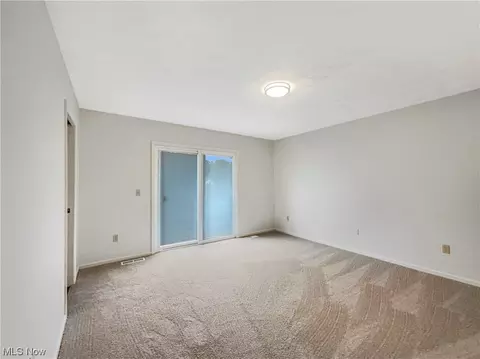190 Taylor Blvd, Lagrange, OH 44050 photo 5