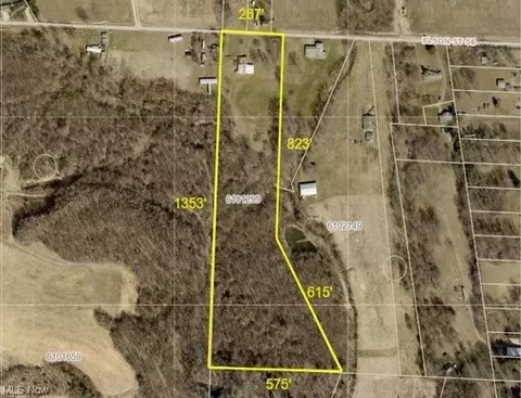 Elson Street Se, Waynesburg, OH 44688