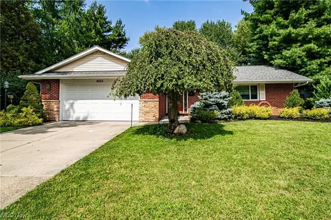 4855 Hartley Dr, Lyndhurst, OH 44124