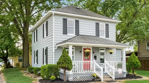 925 Cassingham Ave, Coshocton, OH 43812