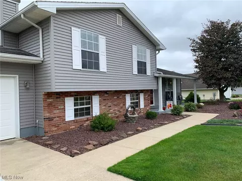 651 Cathy Ann Dr, Boardman, OH 44512 photo 2