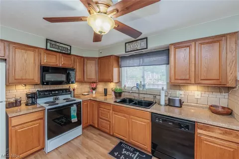 6476 State Rd #H8, Parma, OH 44134 photo 8