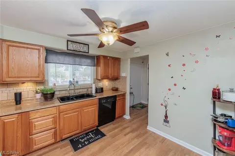 6476 State Rd #H8, Parma, OH 44134 photo 10