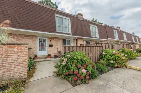 6476 State Rd #H8, Parma, OH 44134 photo 3