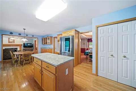 38720 Bell Rd, Willoughby, OH 44094 photo 4