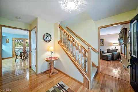 38720 Bell Rd, Willoughby, OH 44094 photo 2