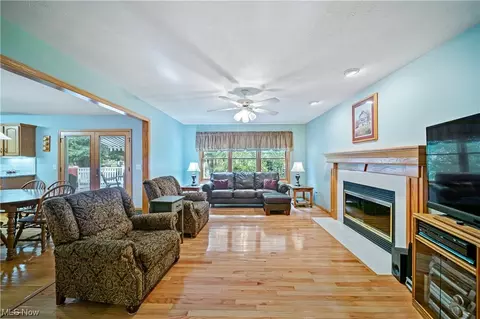 38720 Bell Rd, Willoughby, OH 44094 photo 6