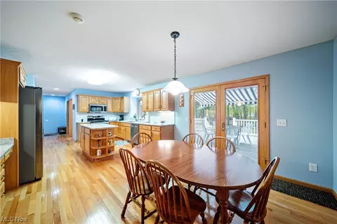 38720 Bell Rd, Willoughby, OH 44094 photo 5