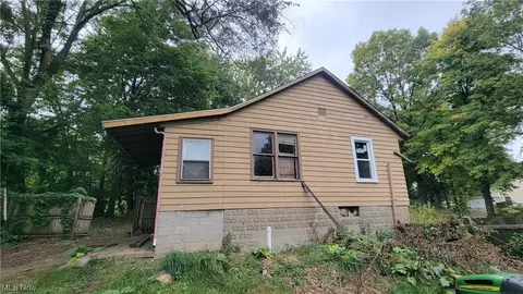 4783 Elyria Ave, Lorain, OH 44055 photo 8