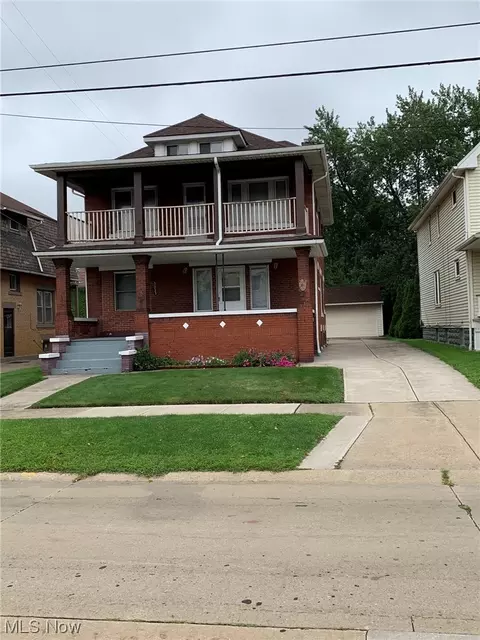 3925 E 42nd St, Newburgh Heights, OH 44105