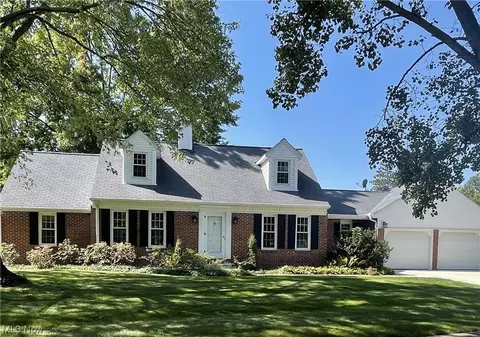 6680 Cliffside Dr, Vermilion, OH 44089