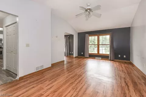 3112 Surf Rd, Lorain, OH 44053 photo 3