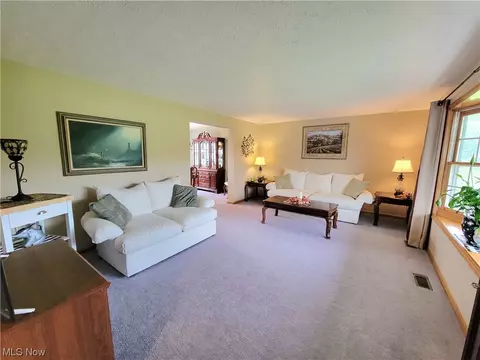34043 Cooley Rd, Columbia Station, OH 44028