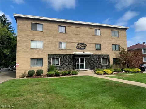20312 Lorain Rd #313, Fairview Park, OH 44126