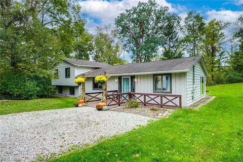 1350 Mattingly Rd, Hinckley, OH 44233