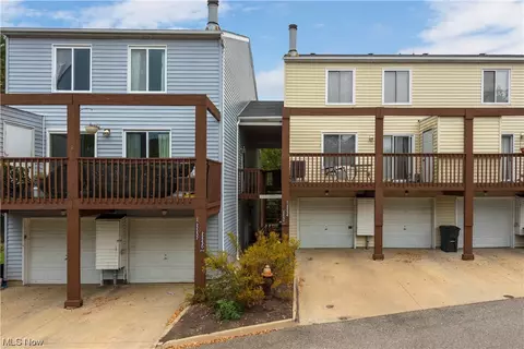 22234 River Walk Rd #30, Rocky River, OH 44116