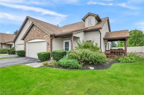 5753 Gateway Ln, Brook Park, OH 44142