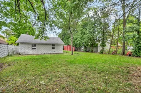 154 Spruce St, Elyria, OH 44035 photo 10