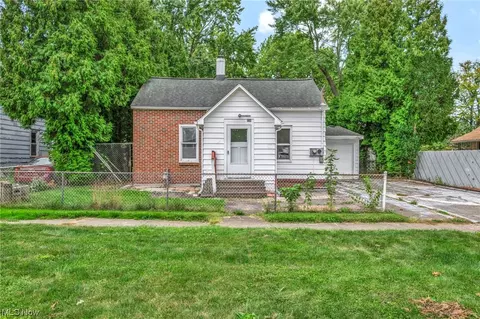 154 Spruce St, Elyria, OH 44035