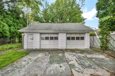 154 Spruce St, Elyria, OH 44035 photo 9