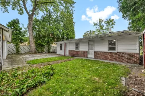 154 Spruce St, Elyria, OH 44035 photo 7