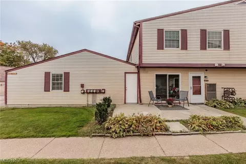 4292 Bennington Blvd #7B, Brunswick, OH 44212