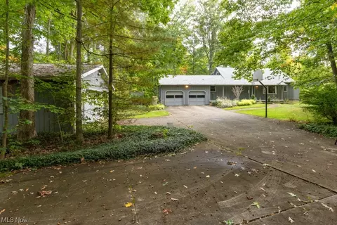 4616 Alliance Rd, Ravenna, OH 44266