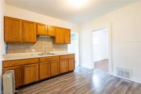 3406 Ruby Ave, Cleveland, OH 44109 photo 12
