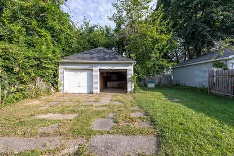 3406 Ruby Ave, Cleveland, OH 44109 photo 29
